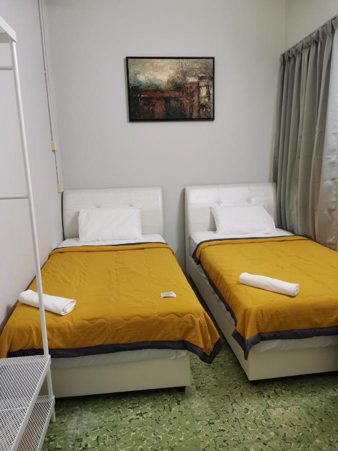 G Fortune Guest House Victoria Green 조지타운 외부 사진